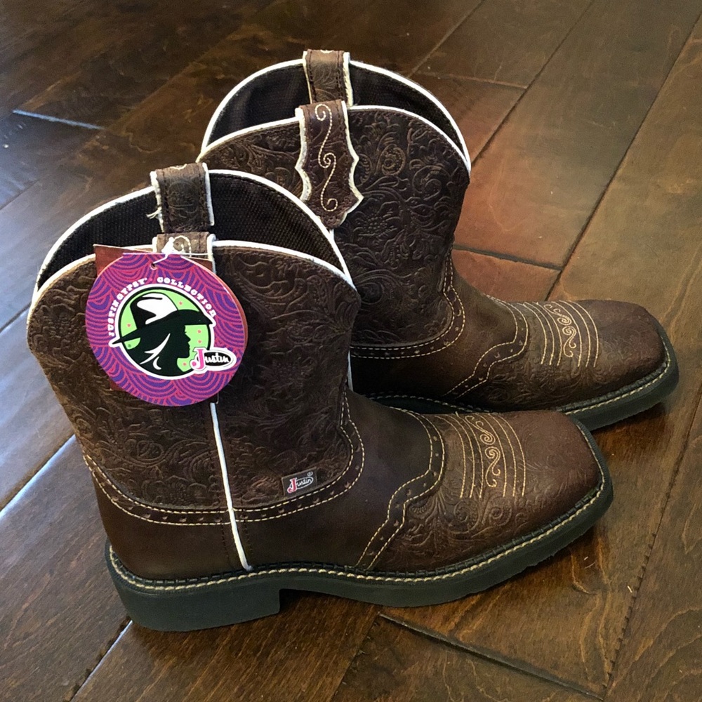 SALE TODAY🎉Justin Boots women’s size 10🎉